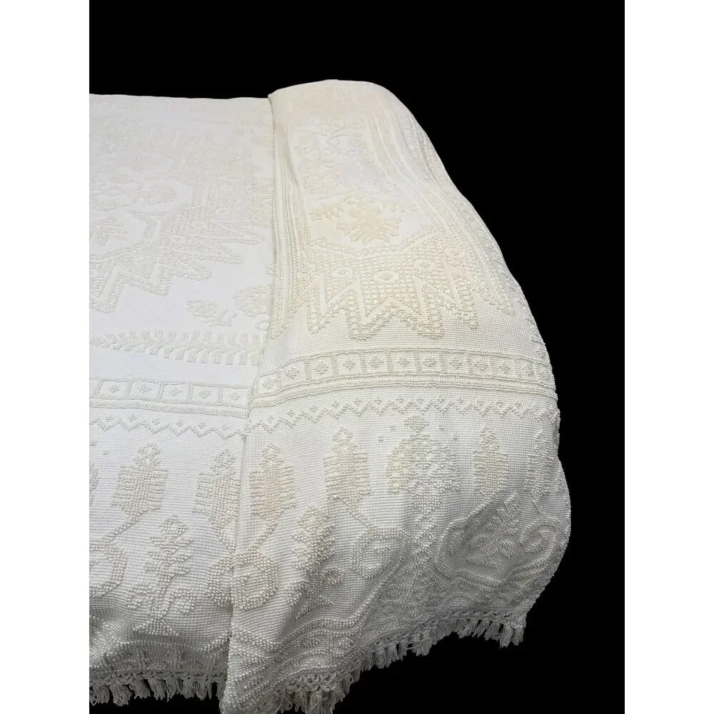 Vintage Sears Ivory Chenille Bedspread Full/Queen 100x122 Cotton Medallion